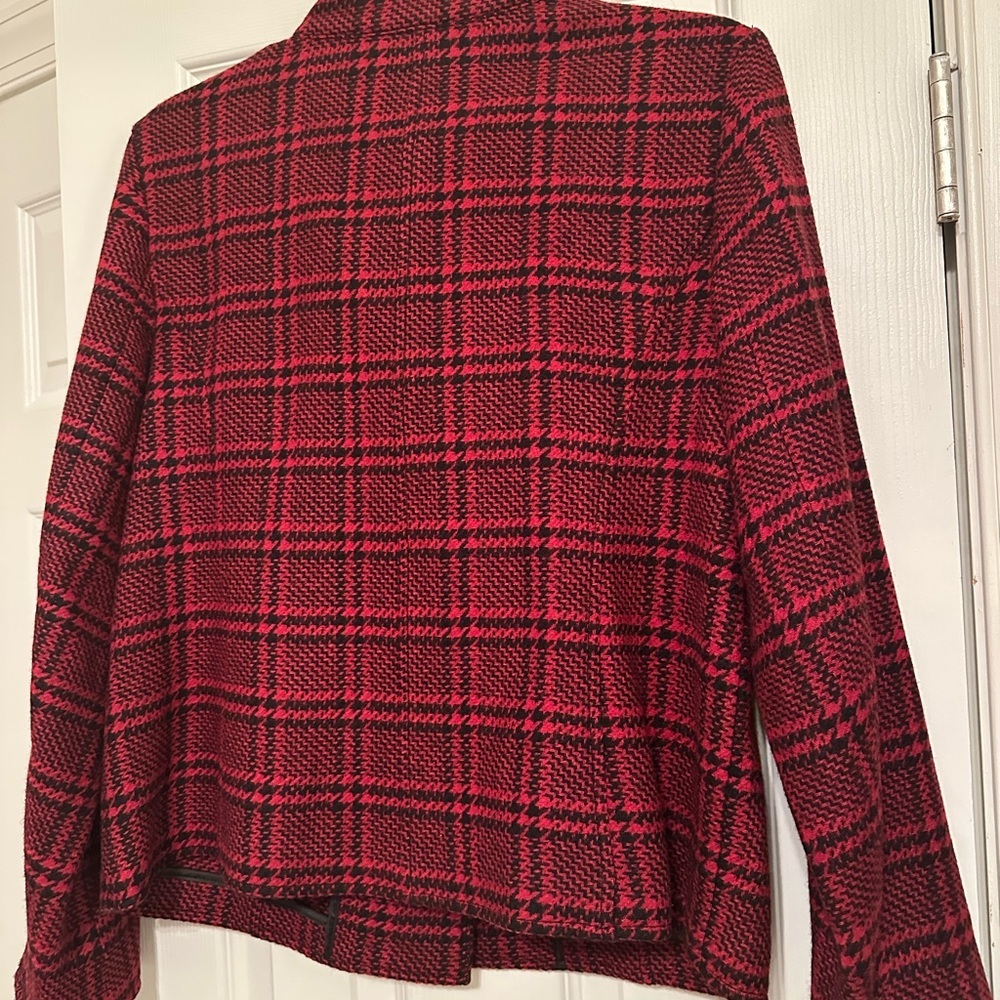 Talbots Women's Red and Black Checkered Blazer, size 12P, pre loved - Picture 8 of 8